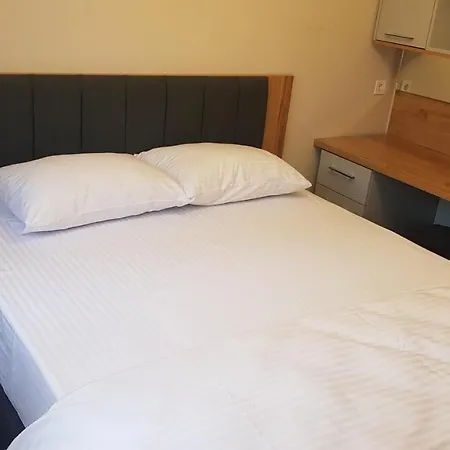 Aparthotel Guest Apart Konaklar *